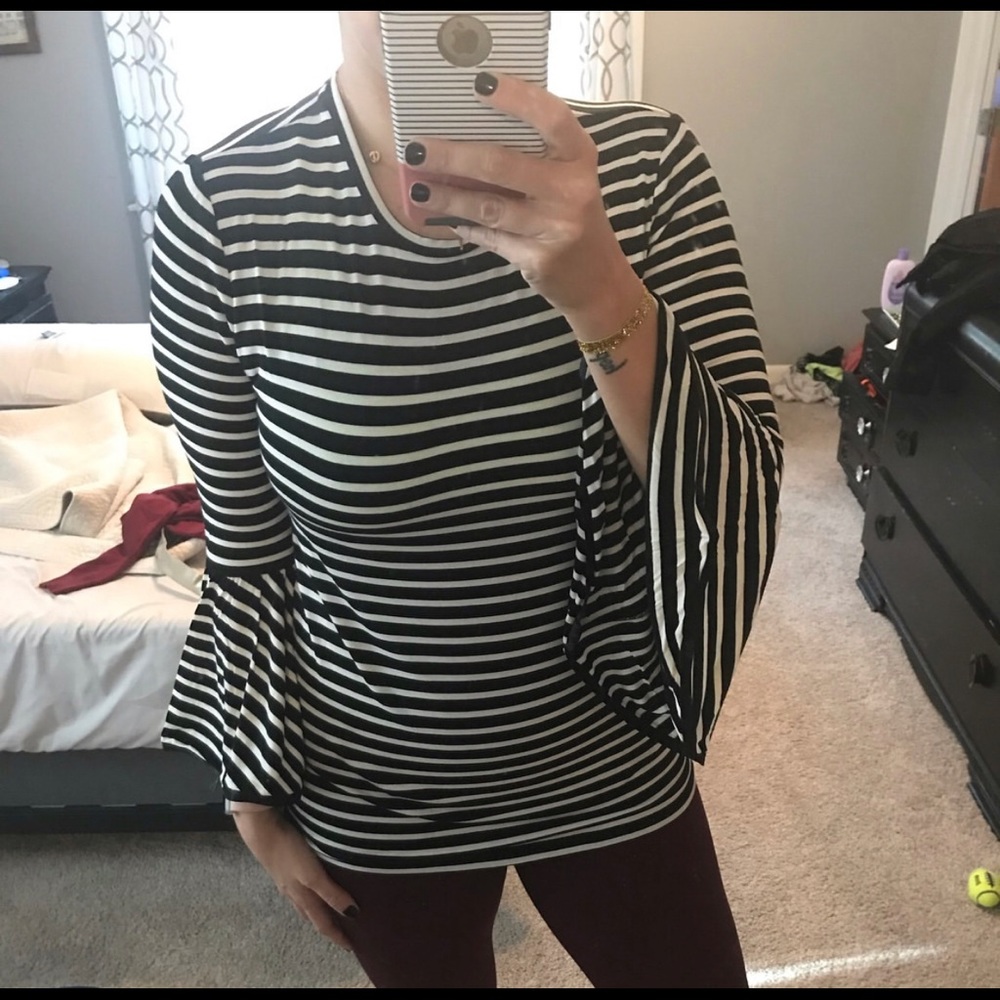 Belle sleeve black and white top